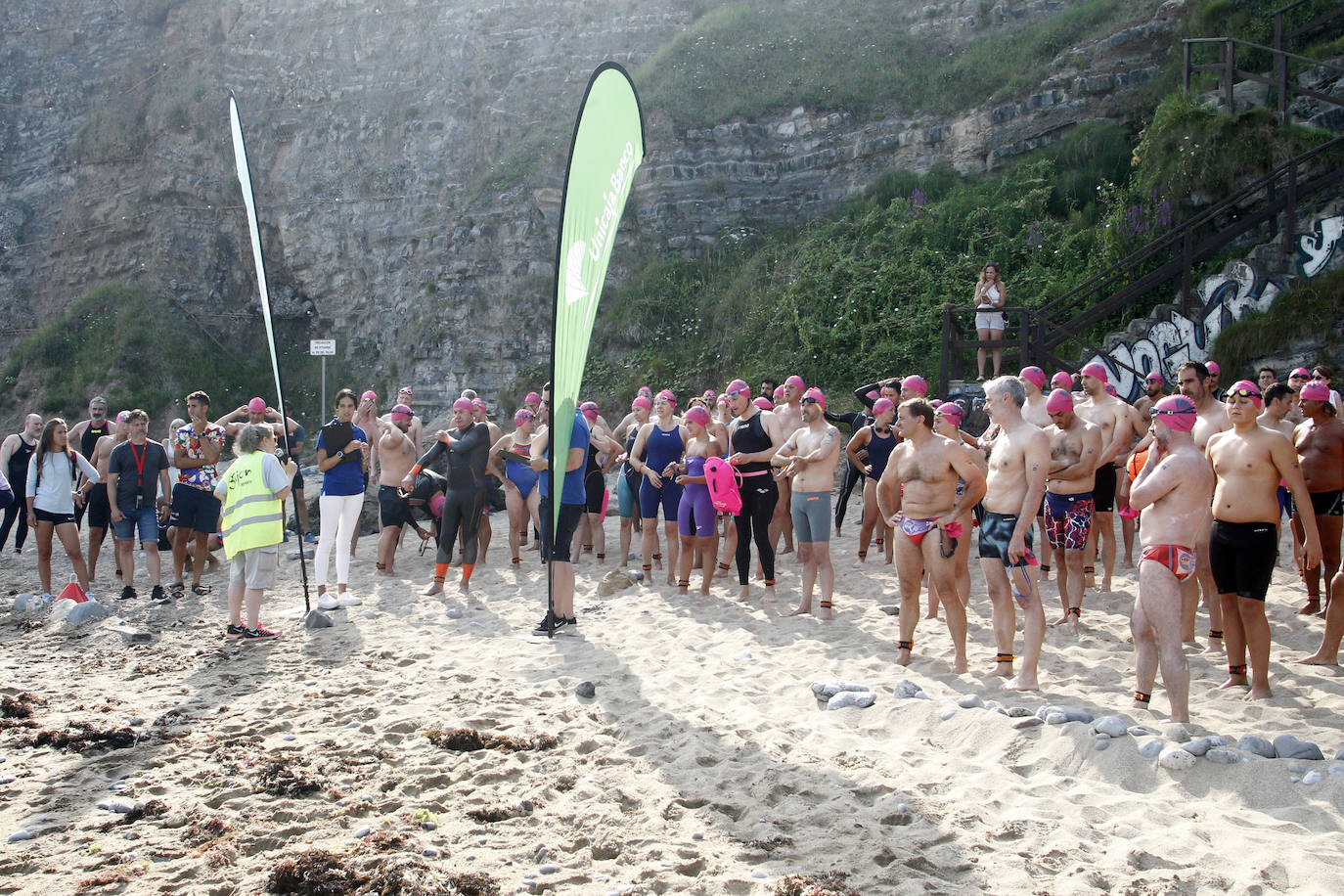 Fotos: Kimbo Vallejo y Amor Mahamud ganan la VI Travesía Playas de Gijón