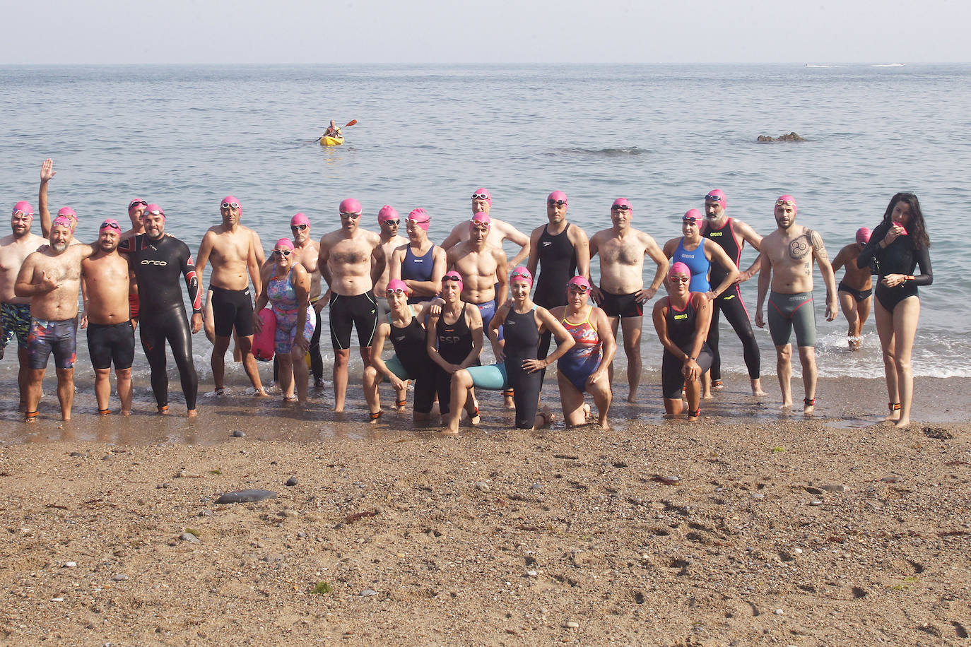 Fotos: Kimbo Vallejo y Amor Mahamud ganan la VI Travesía Playas de Gijón