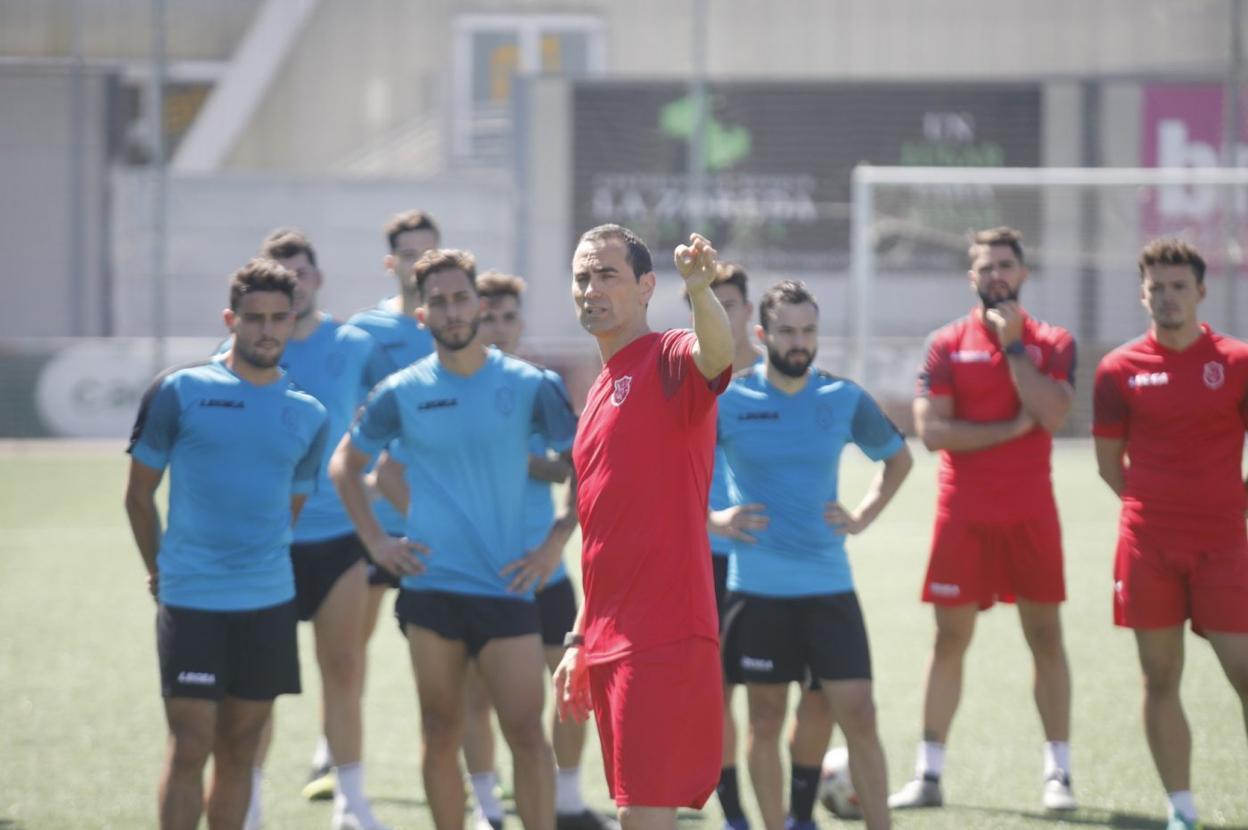 El técnico Dani Mori, durante su reciente etapa en el Langreo. 