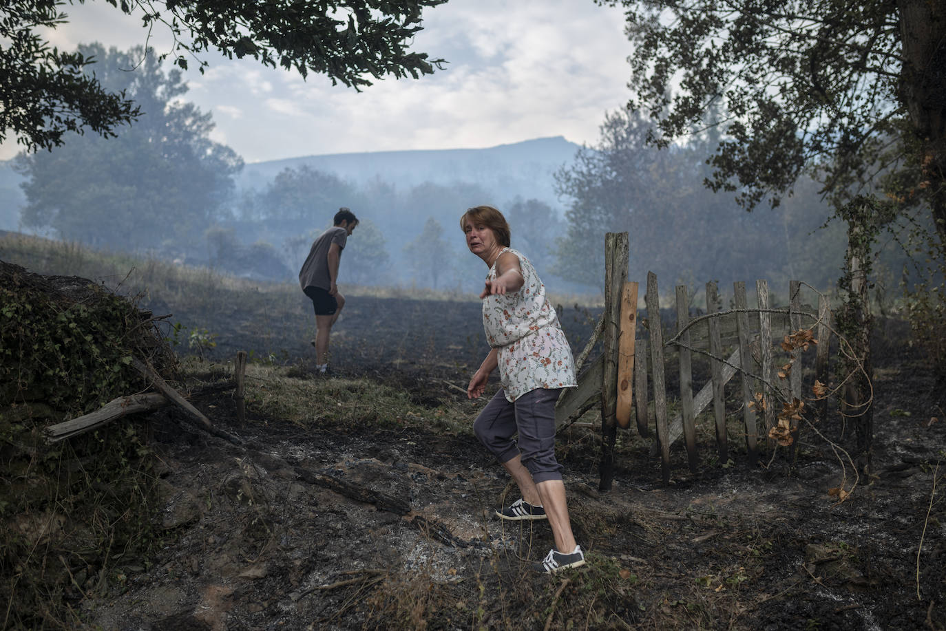 Fotos: Los incendios asolan Galicia destruyendo casas y parajes naturales