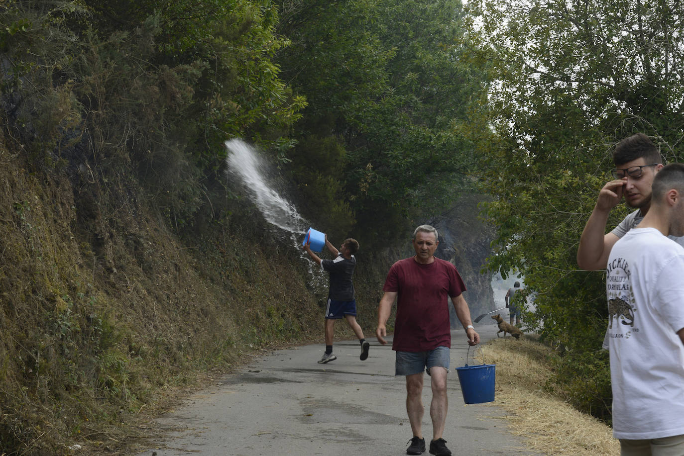 Fotos: Los incendios asolan Galicia destruyendo casas y parajes naturales