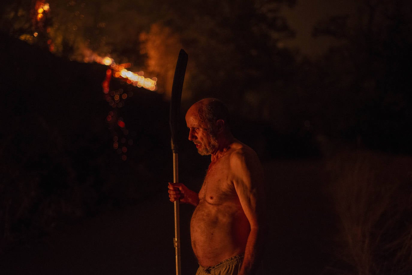 Fotos: Los incendios asolan Galicia destruyendo casas y parajes naturales