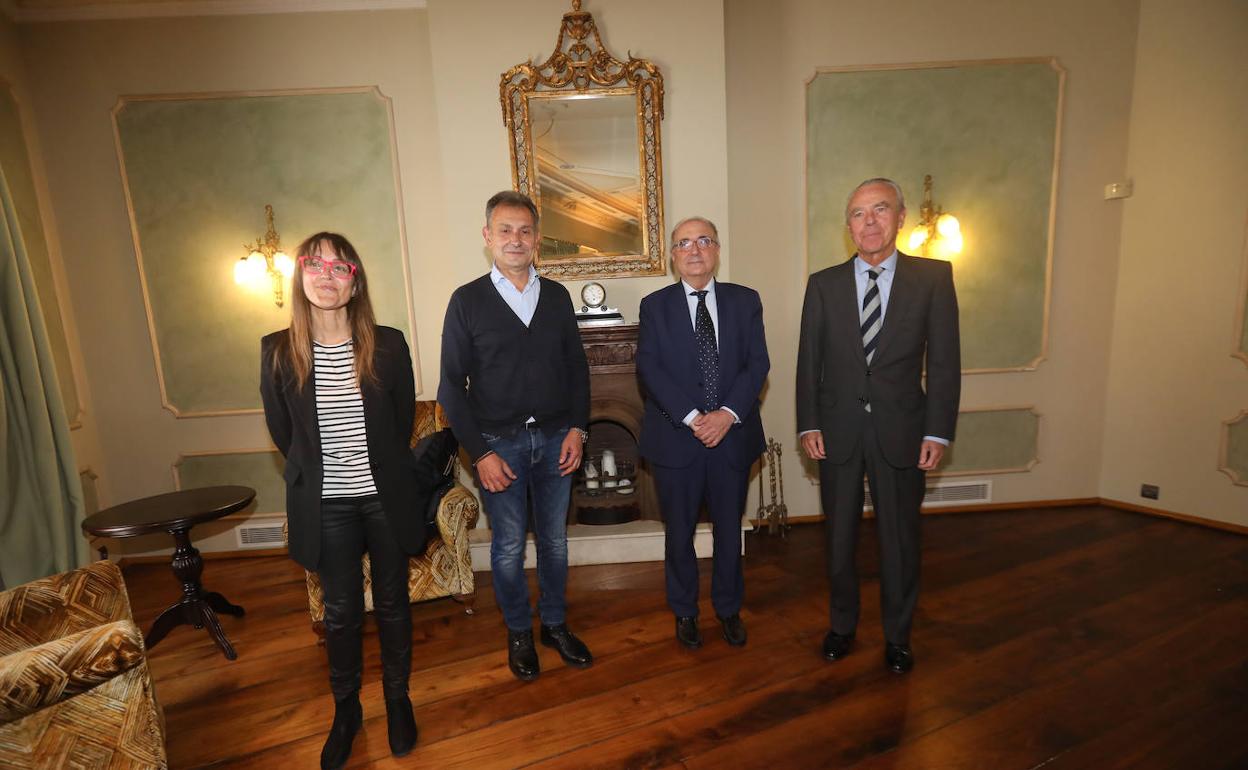 Luz Mar González, Jorge Suárez, Benigno Pendás y Raimundo Abando.