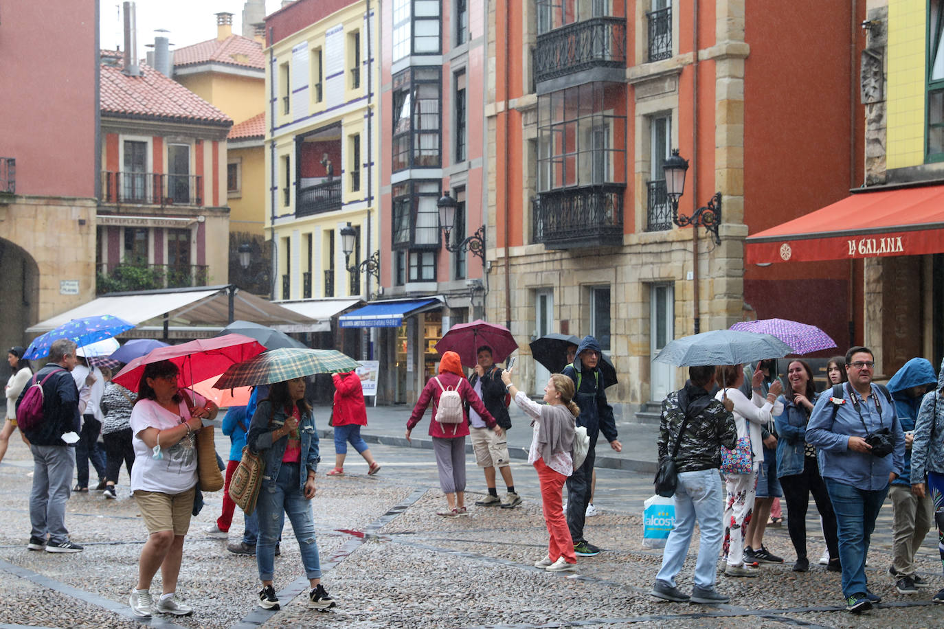 Fotos: Asturias vive una jornada casi otoñal en pleno verano