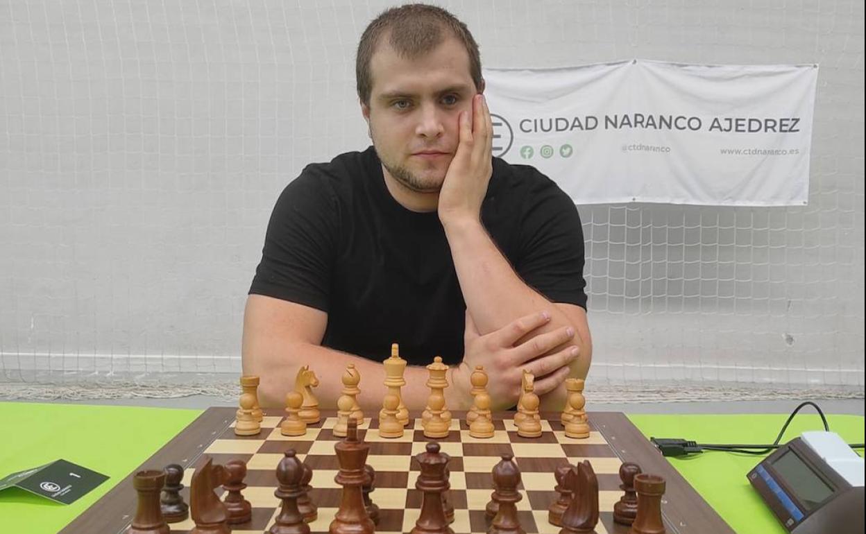El gran maestro internacional Emil Mirzóev, campeón del Internacional de Oviedo.