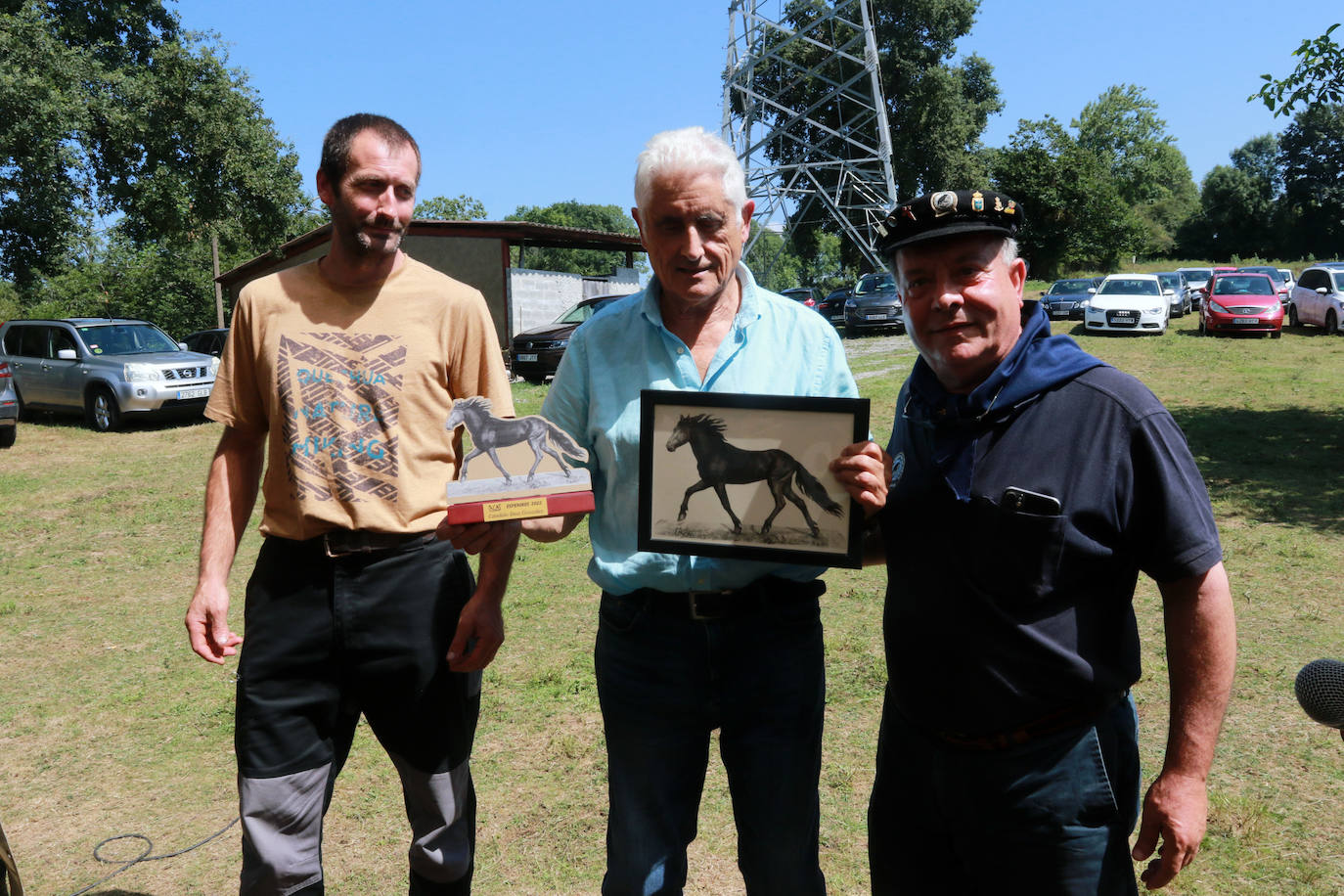 Fotos: La Asociación Conservadora de Asturcones del Sueve premia a sus colaboradores