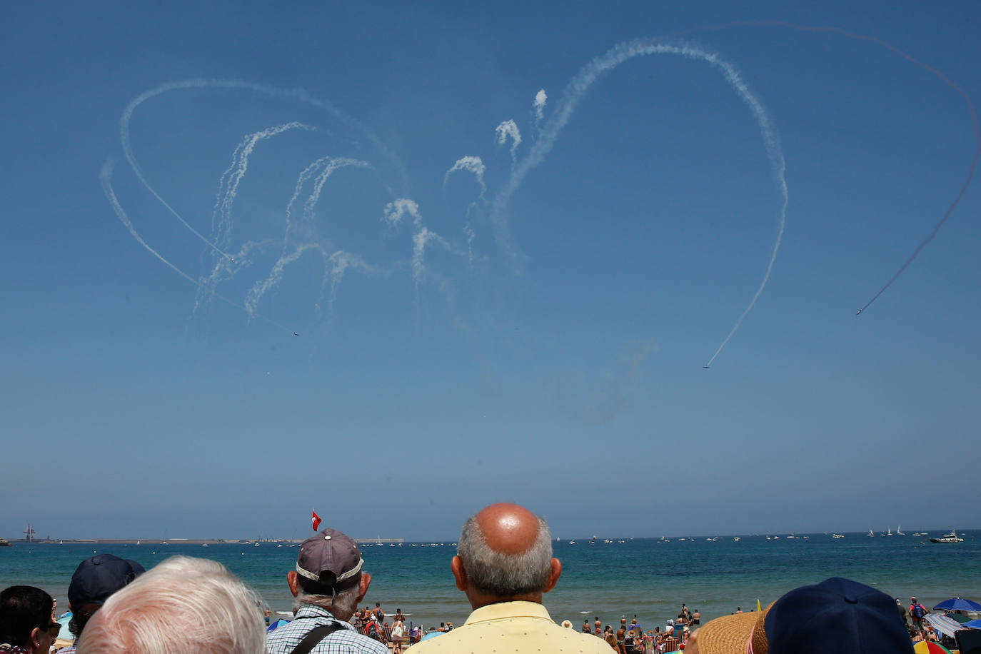 Fotos: Multitudinario y espectacular Festival Aéreo de Gijón