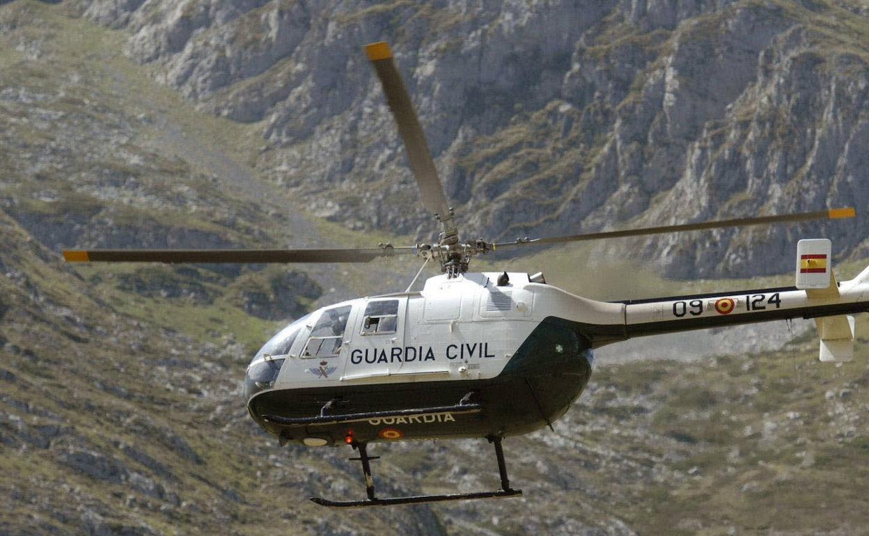 Un helicóptero de la Guardia Civil 