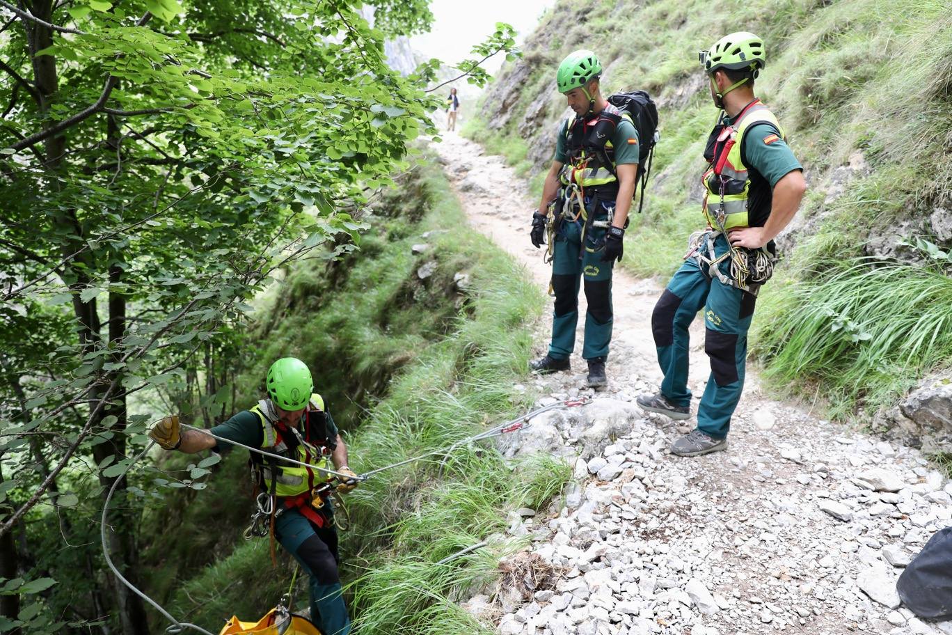 Fotos: Intensa búsqueda de Javier Amigo, el montañero gijonés desaparecido en la canal del Texu