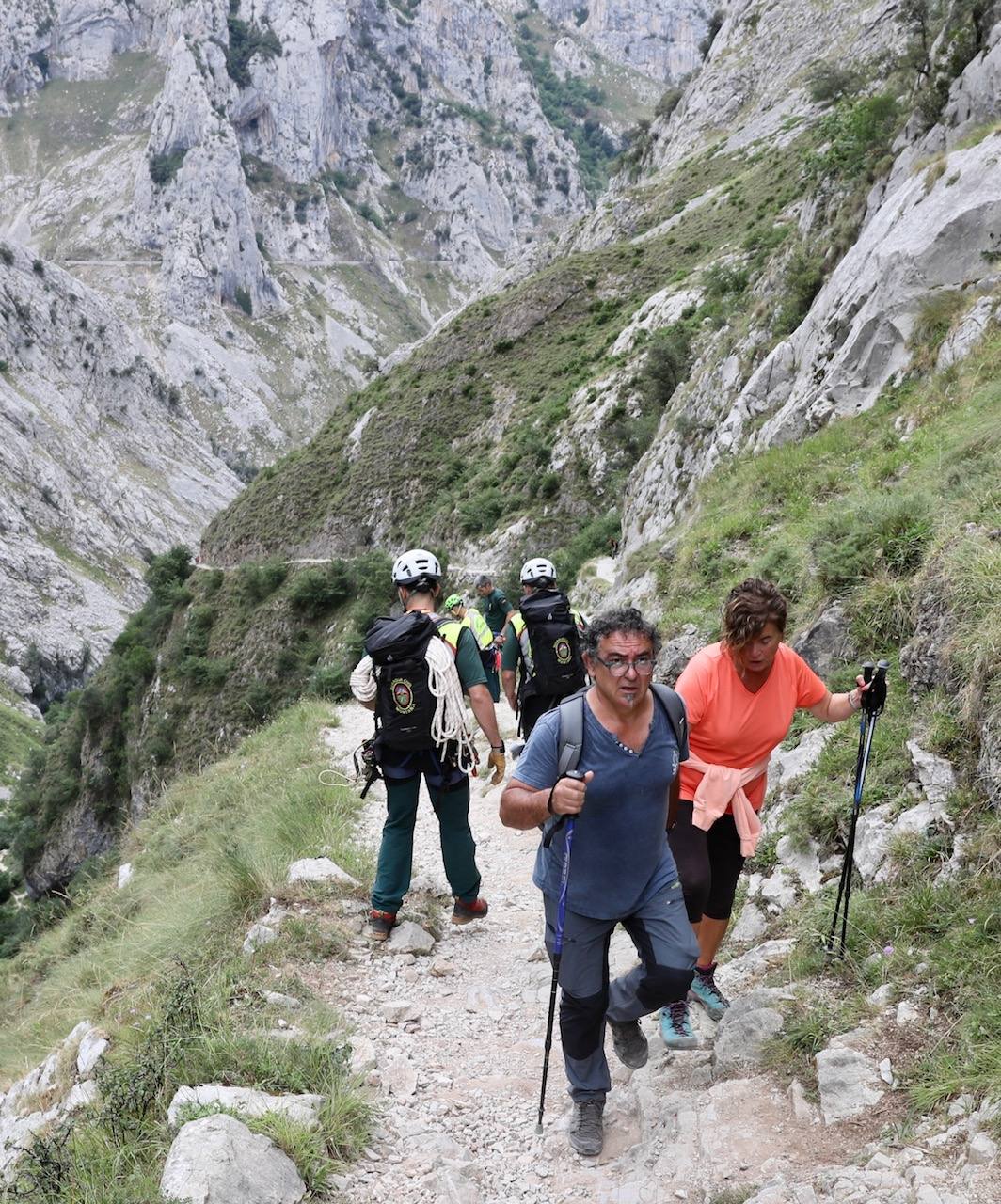Fotos: Intensa búsqueda de Javier Amigo, el montañero gijonés desaparecido en la canal del Texu