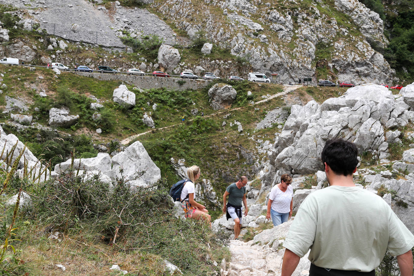 Fotos: Intensa búsqueda de Javier Amigo, el montañero gijonés desaparecido en la canal del Texu