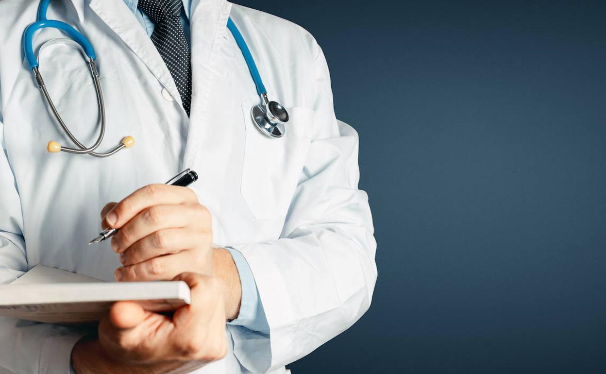 Sespa: Los médicos de Primaria aún dedican la quinta parte de su jornada a papeleo