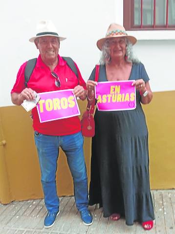 Vidal Torre y su esposa Marigel de la Peña Taurina Astur.