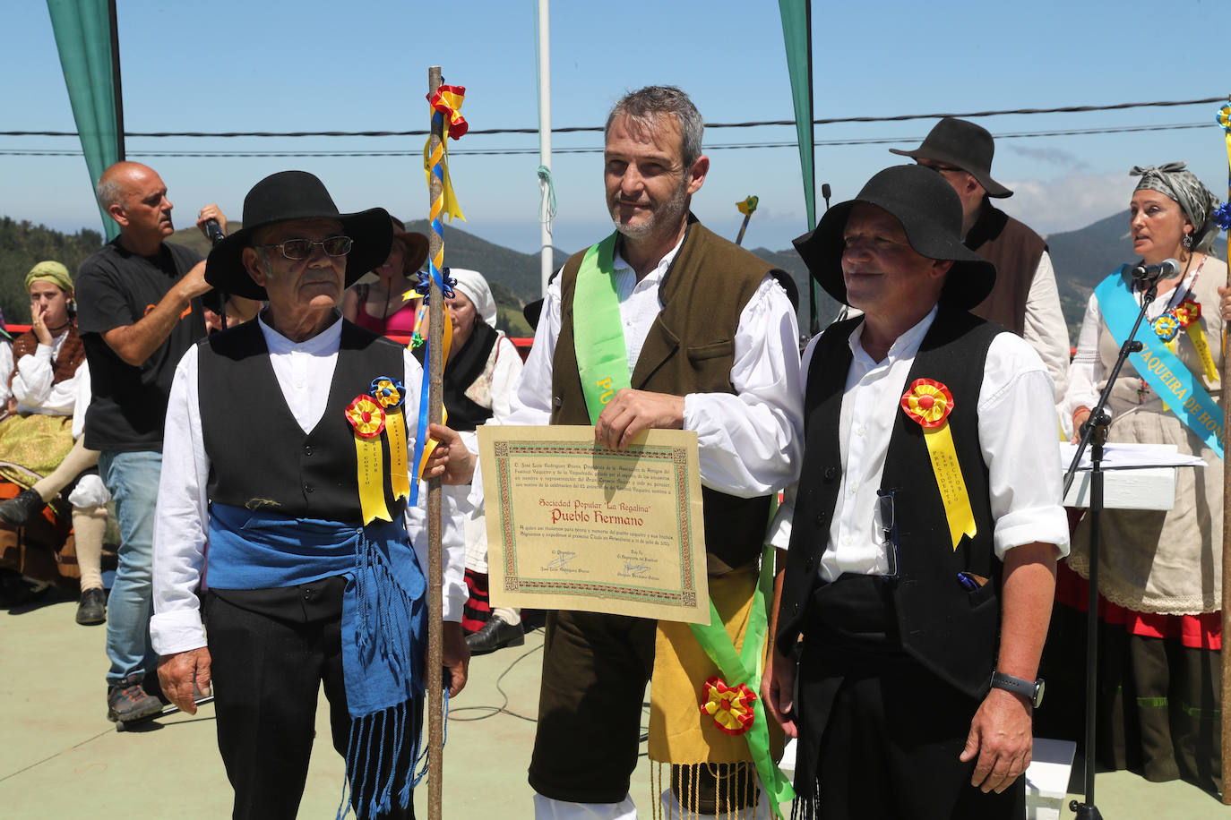 Fotos: Julio Fernández y Sonia Areces se dan el &#039;sí quiero&#039; en la boda vaqueira de Aristébano