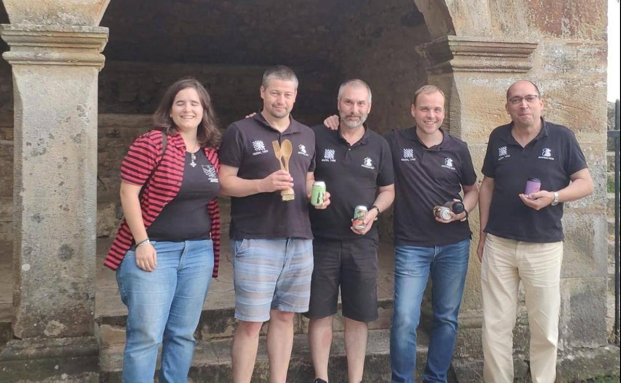 Eider Velasco, Arturo Pruneda, Sergio Arias, Abel Busto y José García, campeones con el Antonio Rico.