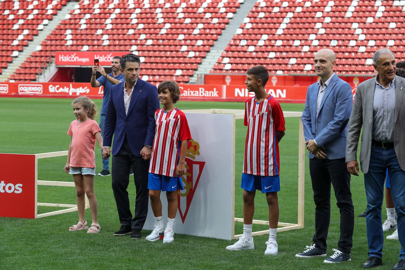 Fotos: Búscate en la presentación de los últimos fichajes del Sporting