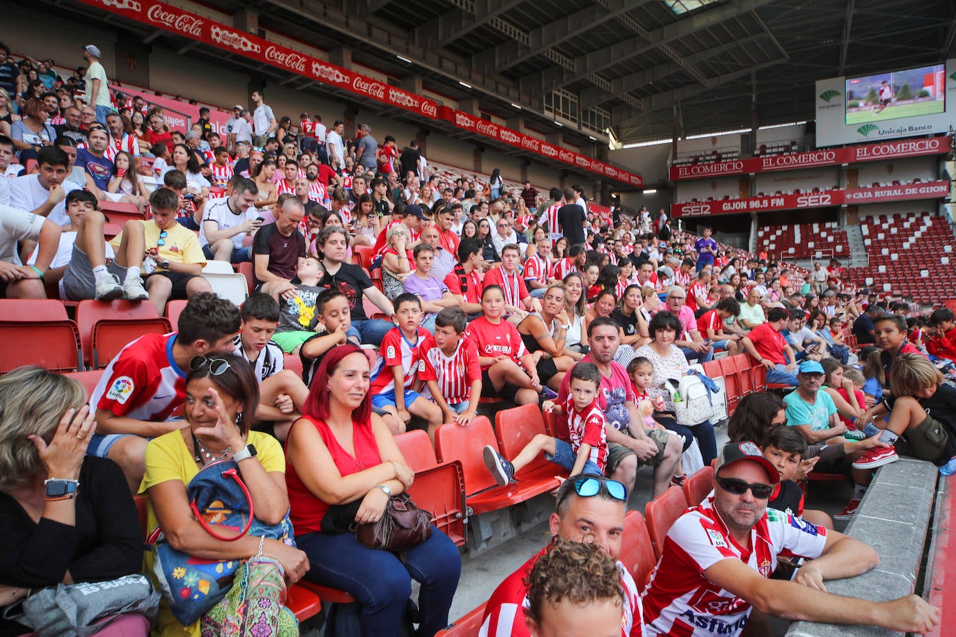 Fotos: Búscate en la presentación de los últimos fichajes del Sporting