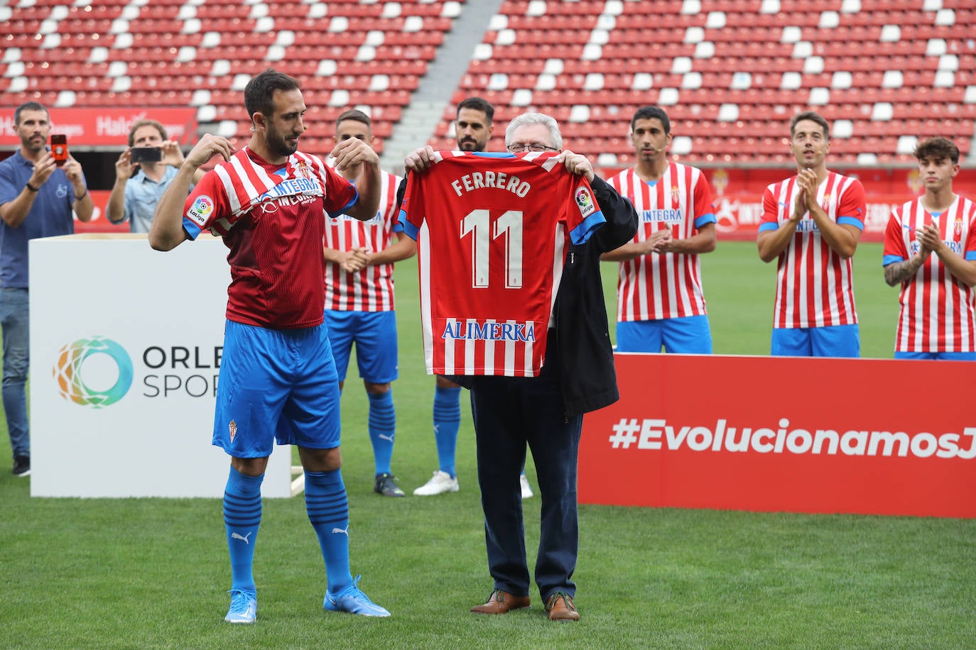 Fotos: Búscate en la presentación de los últimos fichajes del Sporting