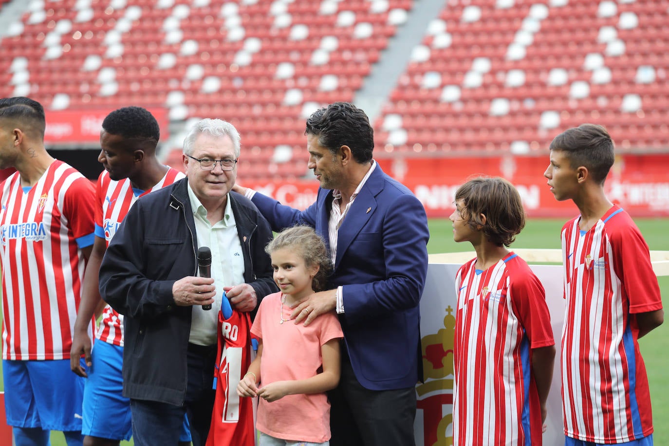 Fotos: Búscate en la presentación de los últimos fichajes del Sporting