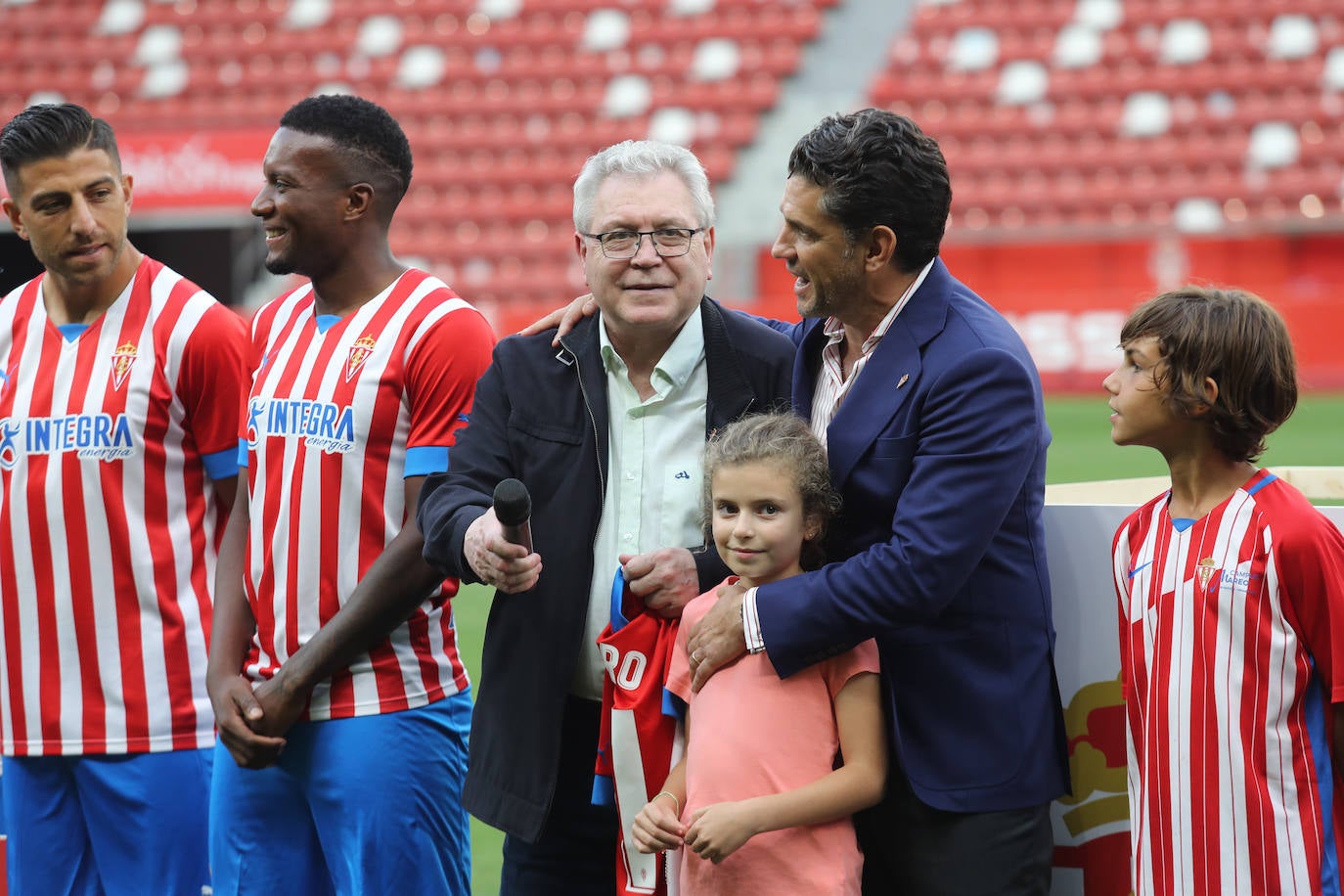 Fotos: Búscate en la presentación de los últimos fichajes del Sporting