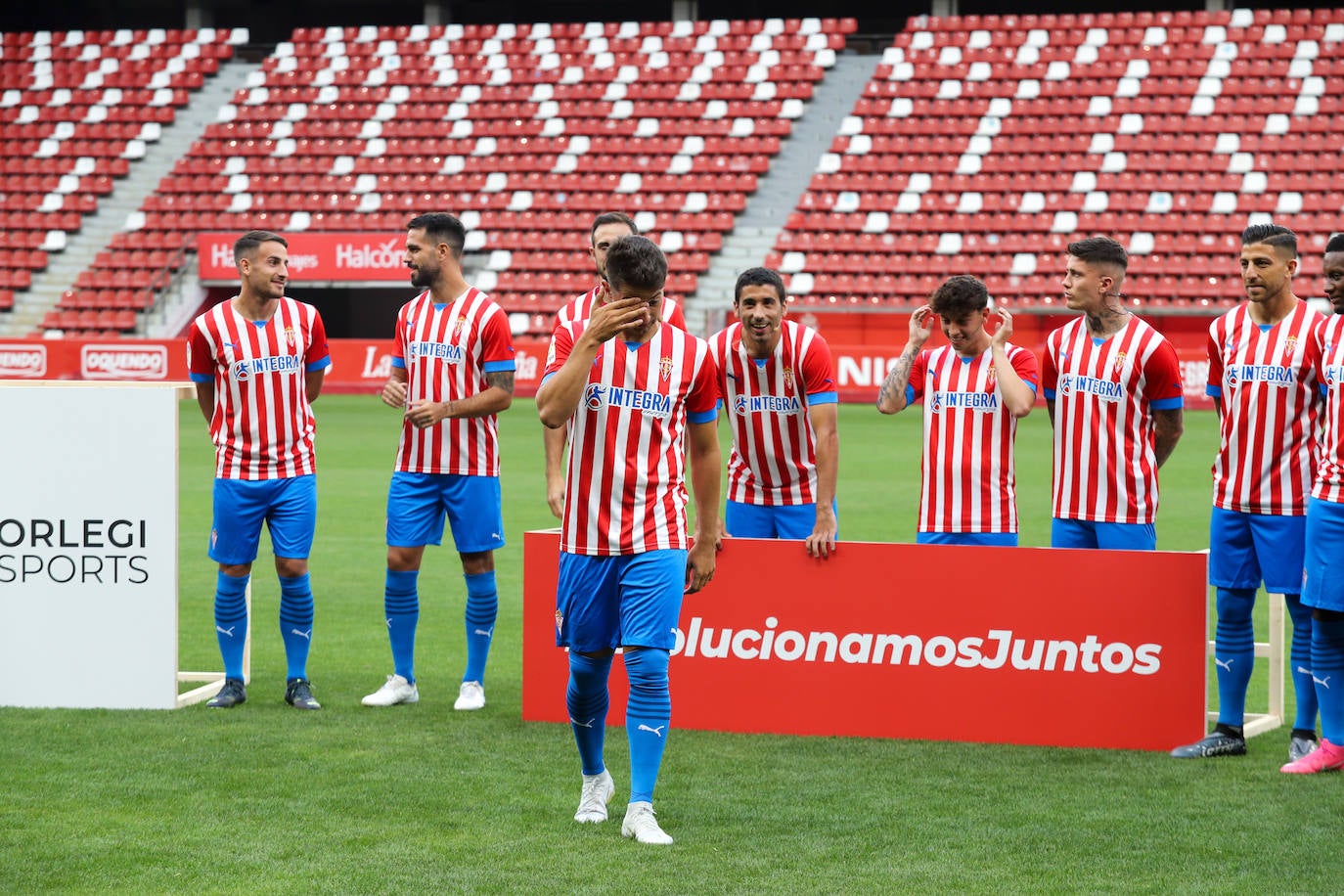 Fotos: Búscate en la presentación de los últimos fichajes del Sporting