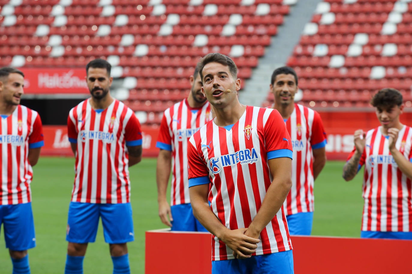 Fotos: Búscate en la presentación de los últimos fichajes del Sporting