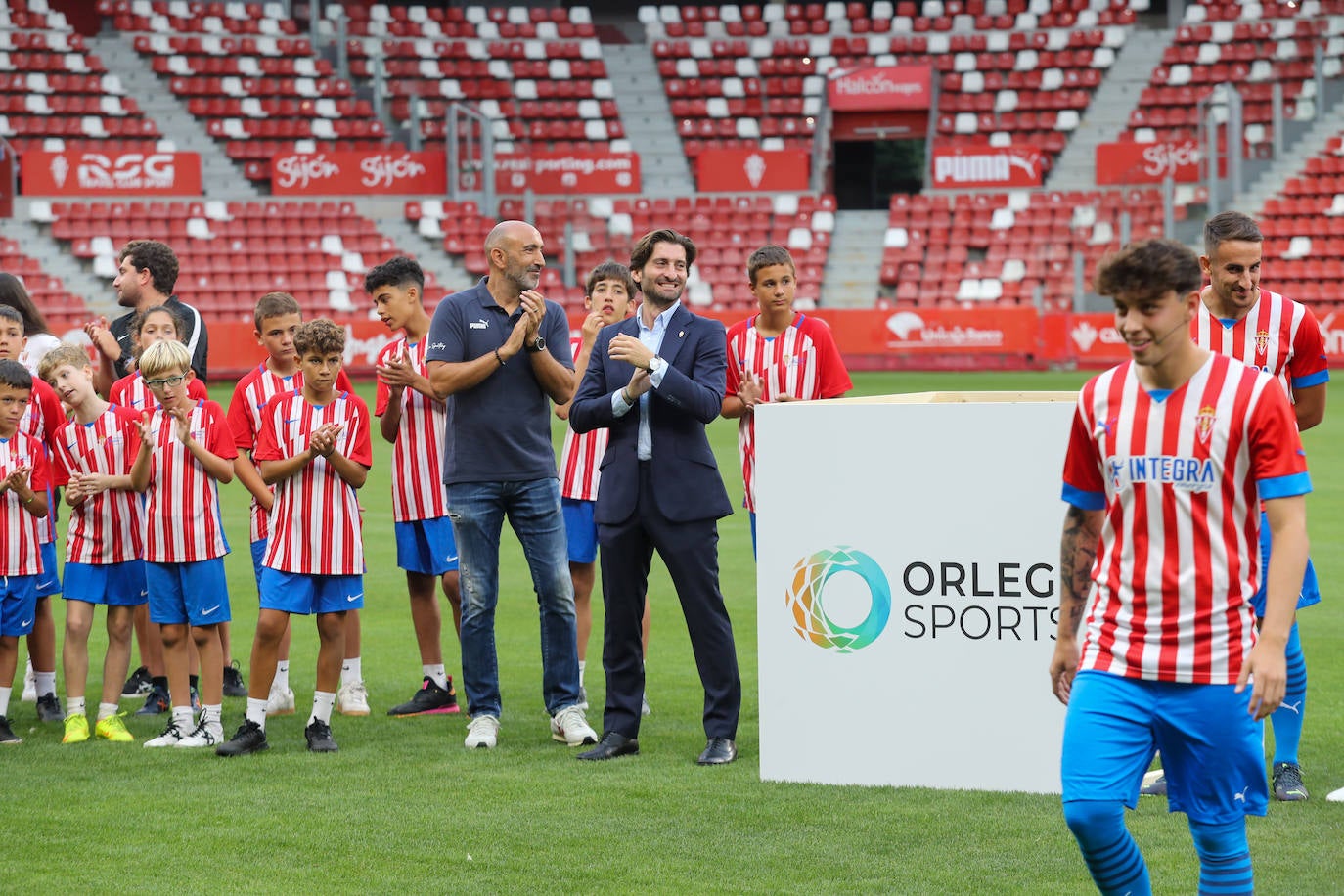 Fotos: Búscate en la presentación de los últimos fichajes del Sporting