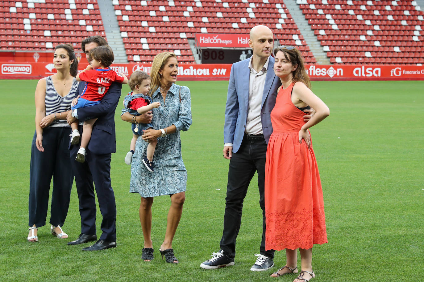 Fotos: Búscate en la presentación de los últimos fichajes del Sporting