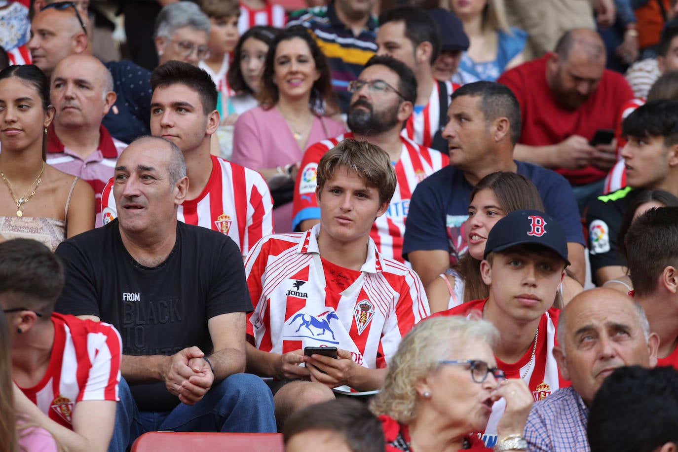 Fotos: Búscate en la presentación de los últimos fichajes del Sporting