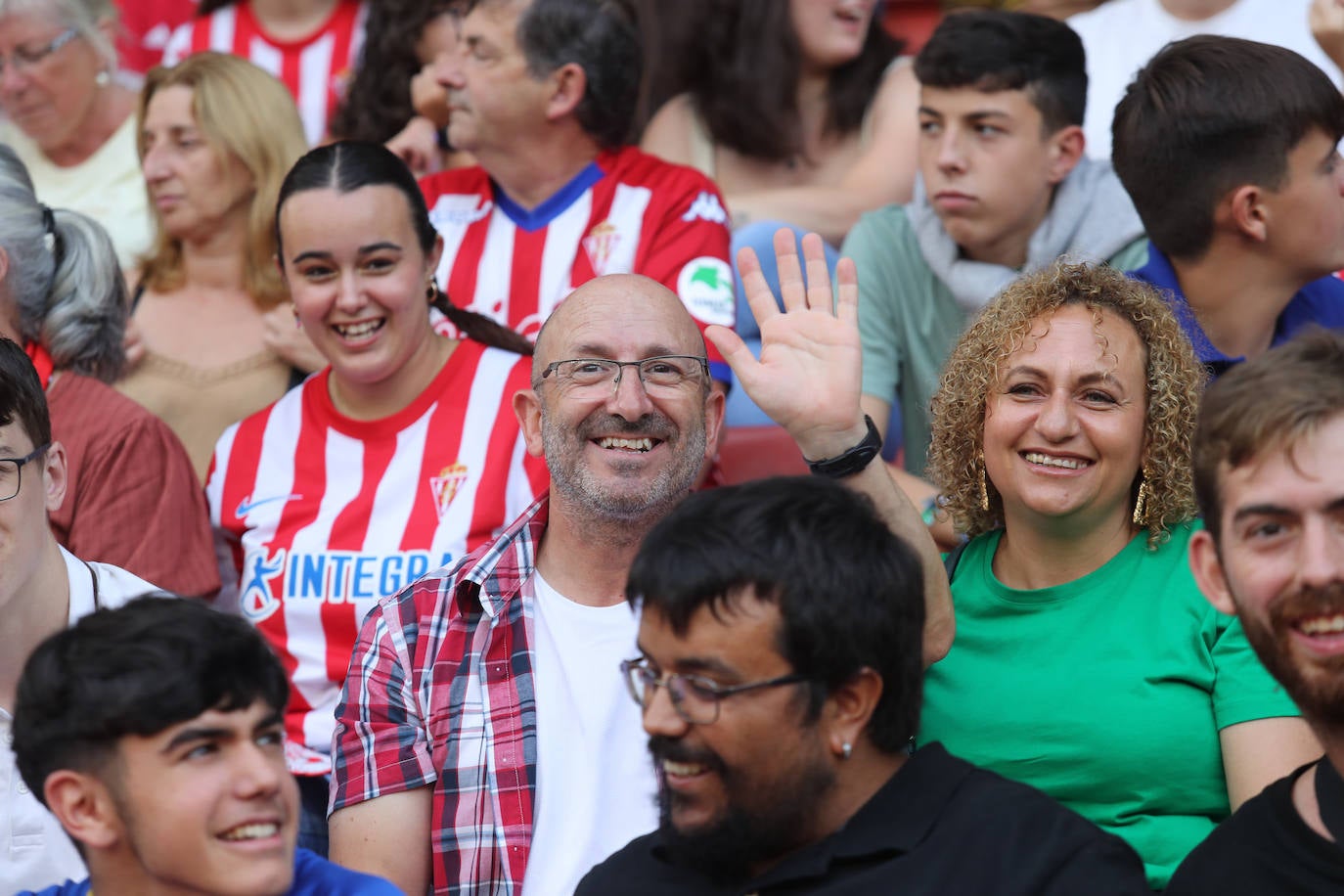 Fotos: Búscate en la presentación de los últimos fichajes del Sporting