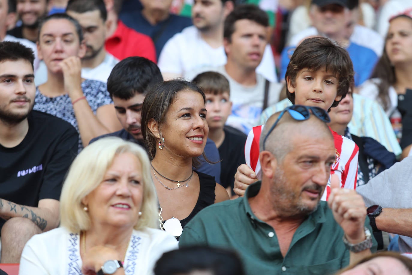 Fotos: Búscate en la presentación de los últimos fichajes del Sporting