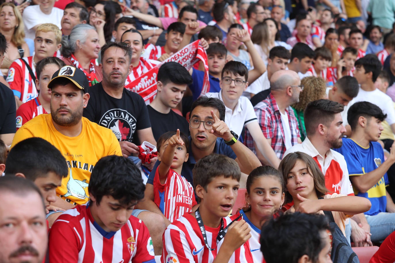 Fotos: Búscate en la presentación de los últimos fichajes del Sporting