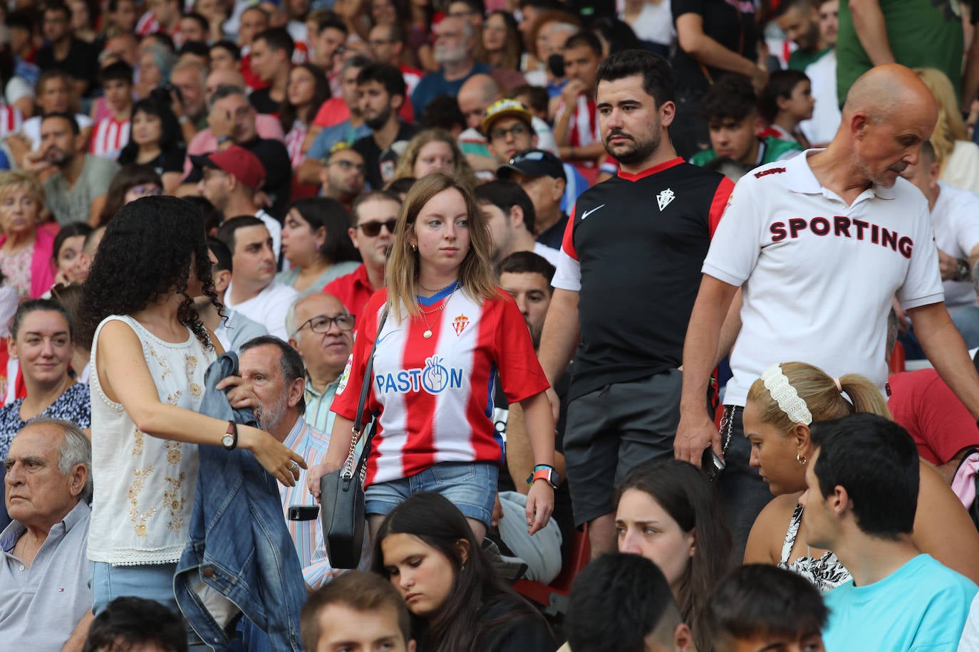 Fotos: Búscate en la presentación de los últimos fichajes del Sporting