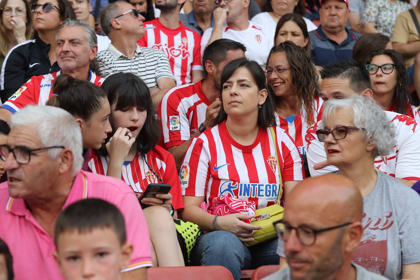 Fotos: Búscate en la presentación de los últimos fichajes del Sporting