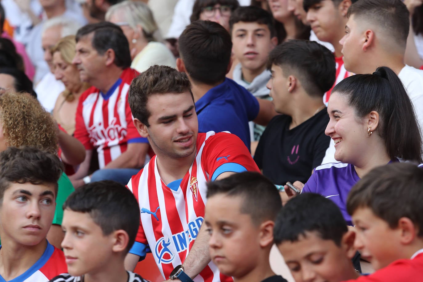 Fotos: Búscate en la presentación de los últimos fichajes del Sporting