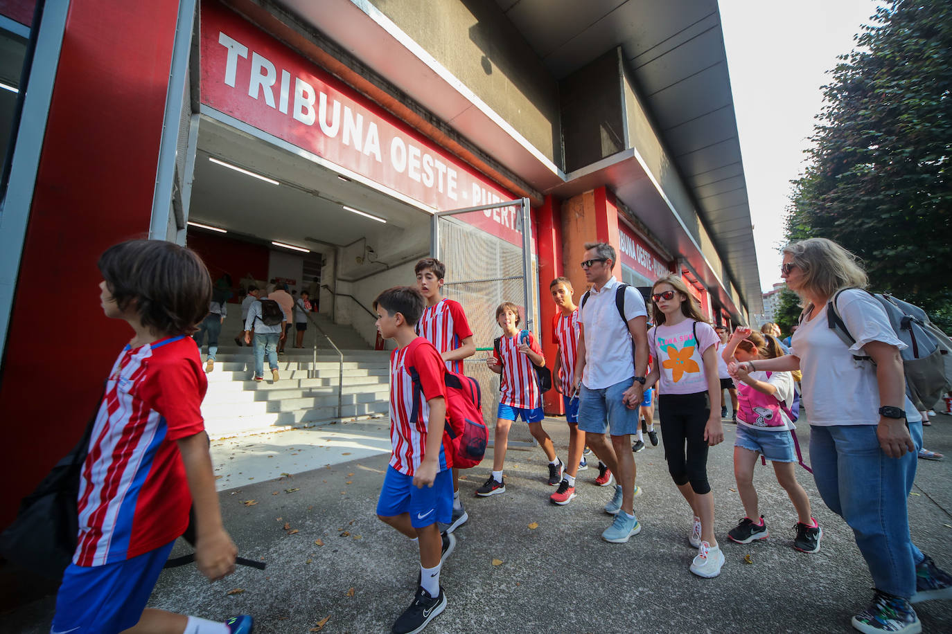 Fotos: Búscate en la presentación de los últimos fichajes del Sporting