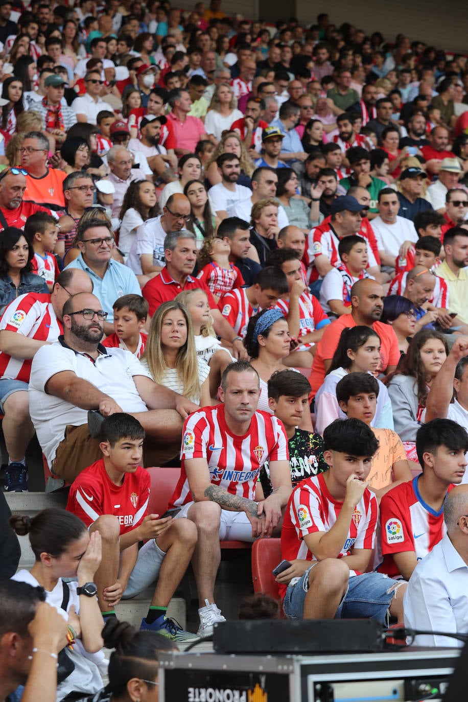 Fotos: Búscate en la presentación de los últimos fichajes del Sporting