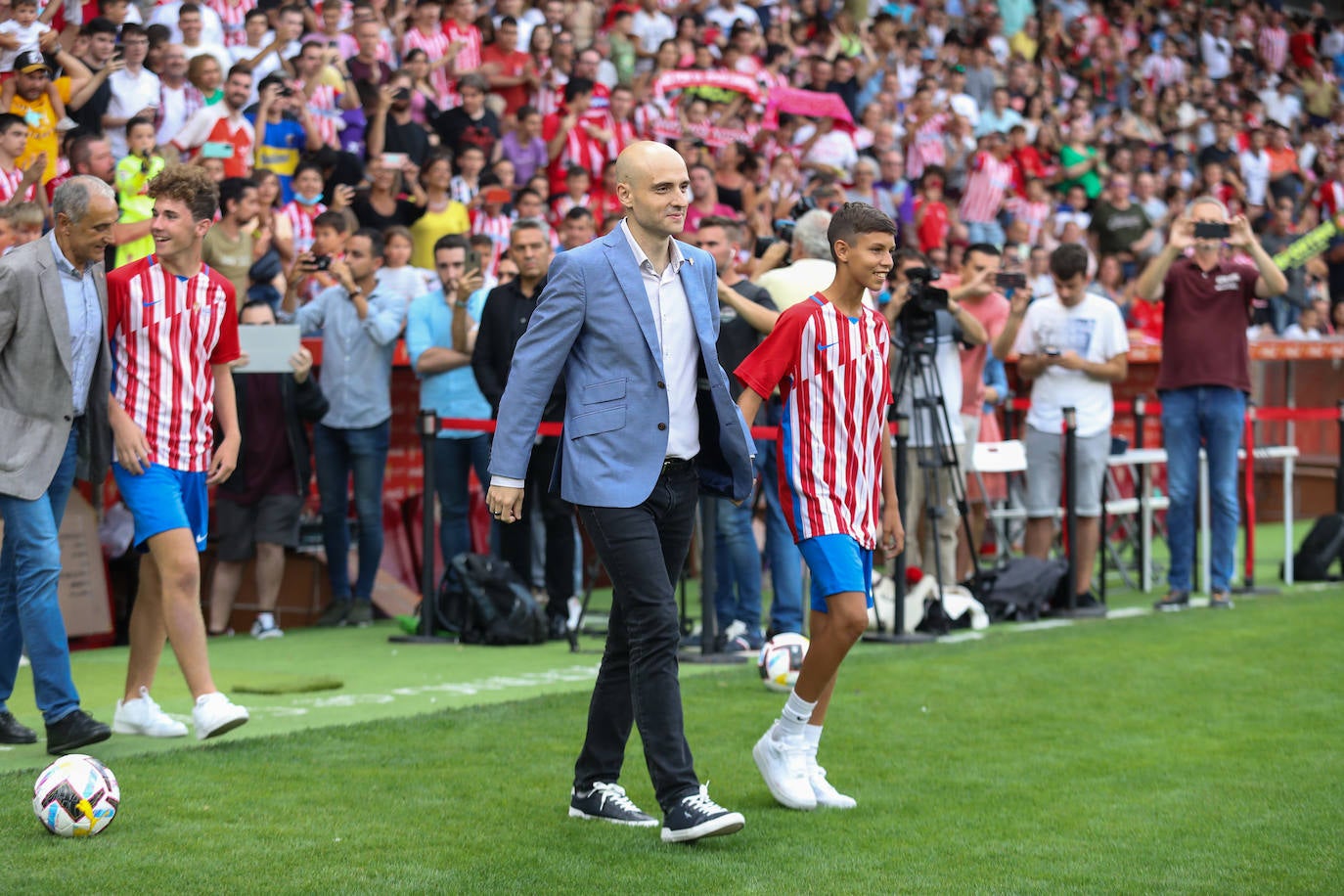 Fotos: Búscate en la presentación de los últimos fichajes del Sporting