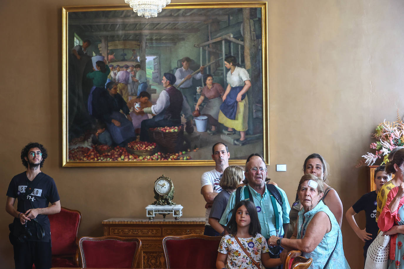 Fotos: Casi 300 personas visitan la Junta General del Principado