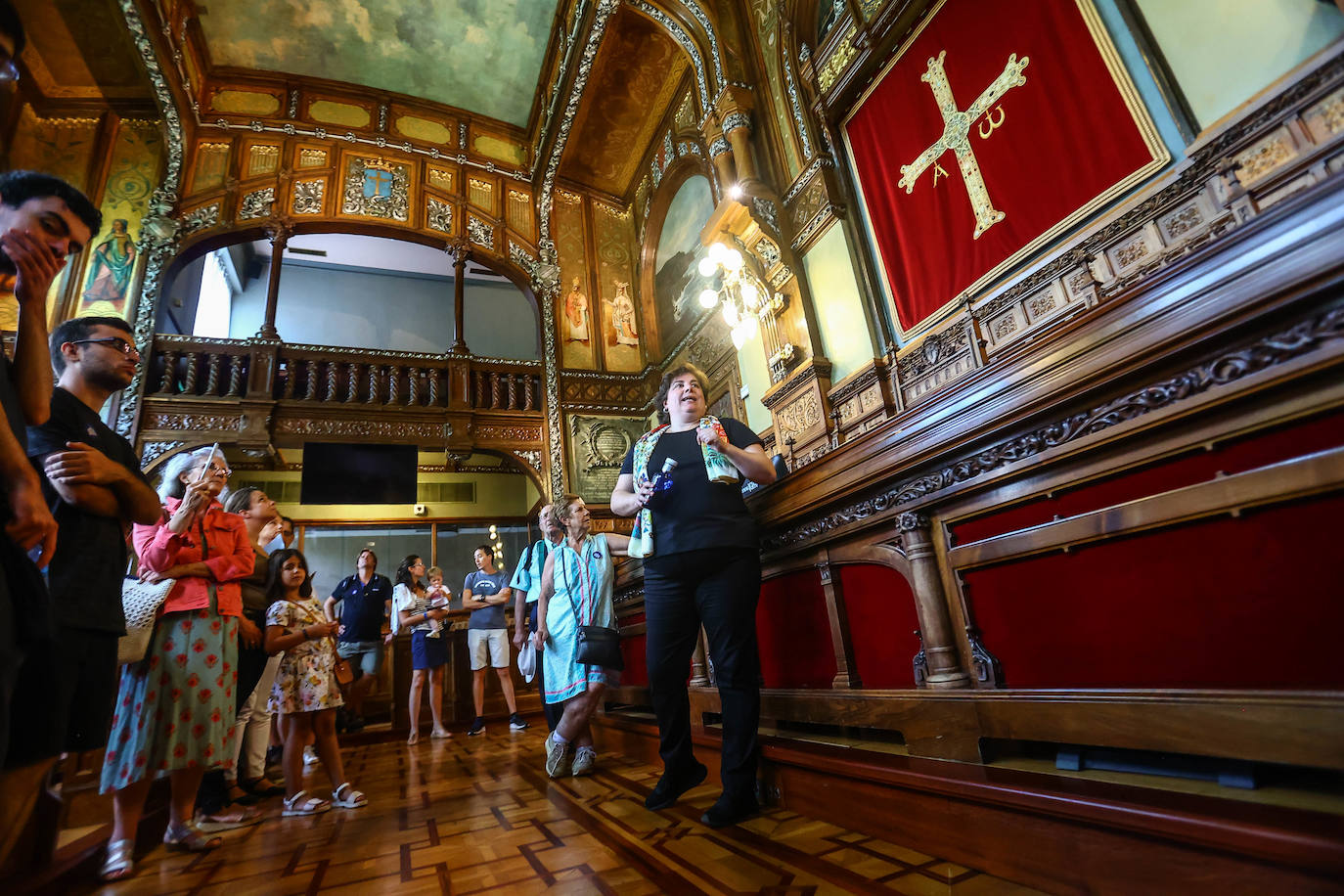 Fotos: Casi 300 personas visitan la Junta General del Principado