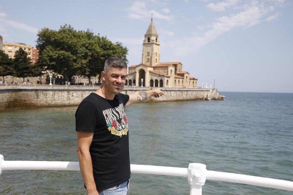 Gonzaga García rescató el domingo a las 9 de la mañana a una mujer en apuros. 