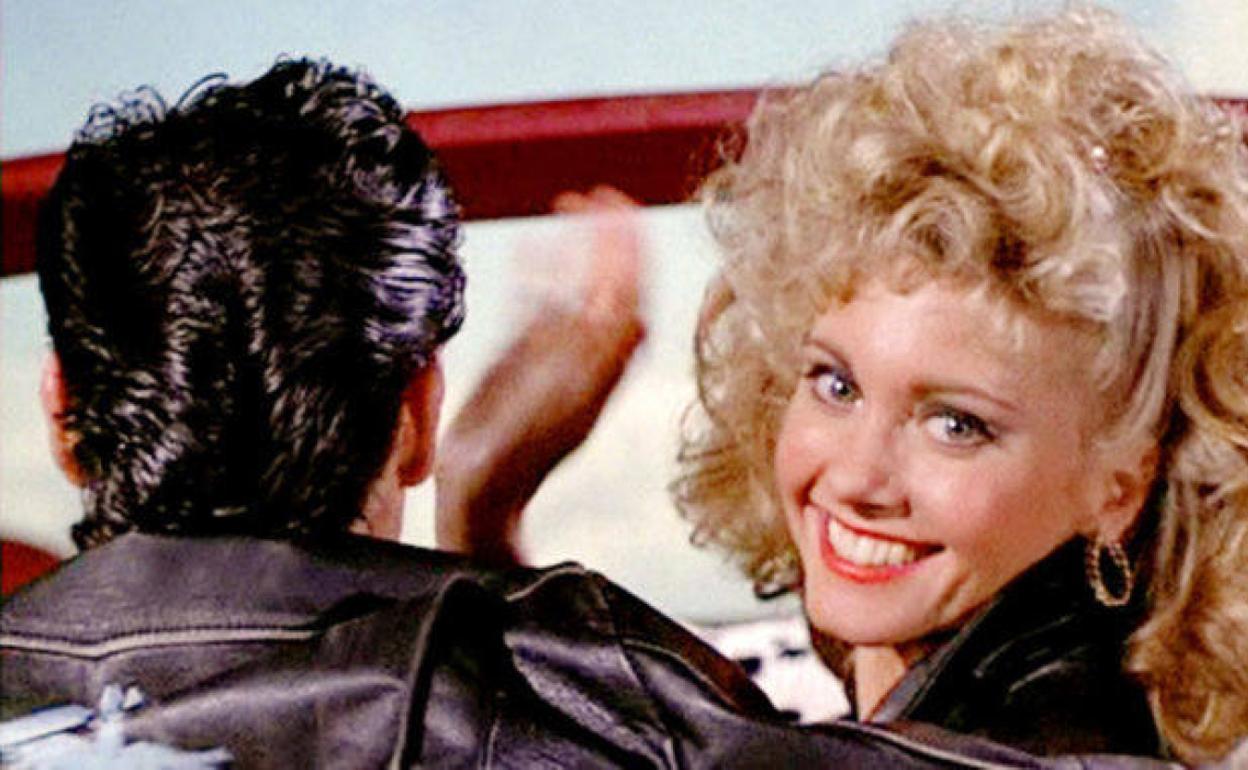 Olivia Newton-John y John Travolta dieron vida a una de las parejas más famosas del cine en 'Grease'. 