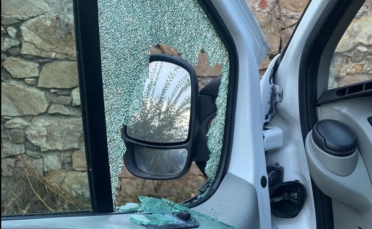 Ventana reventada de la furgoneta de 'Ladilla rusa'