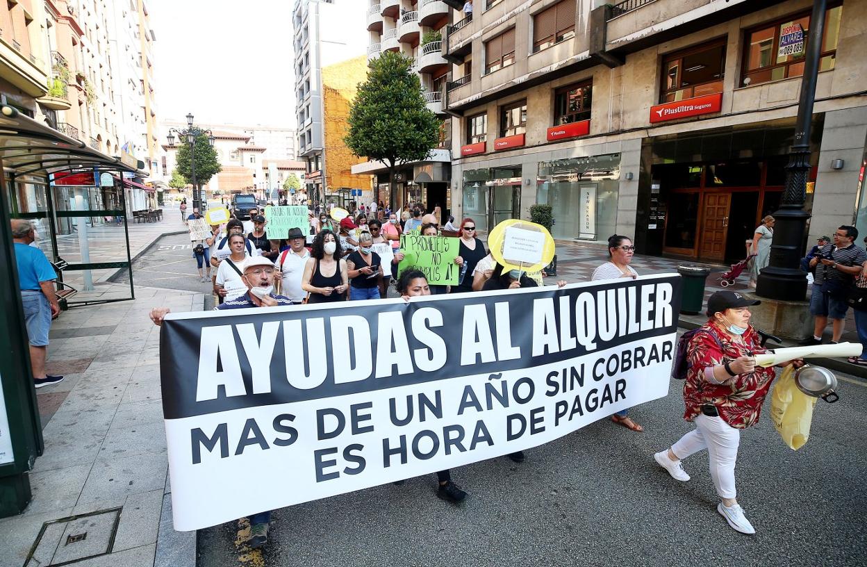 Protesta de los solicitantes de ayudas al alquiler el pasado mes de julio. 