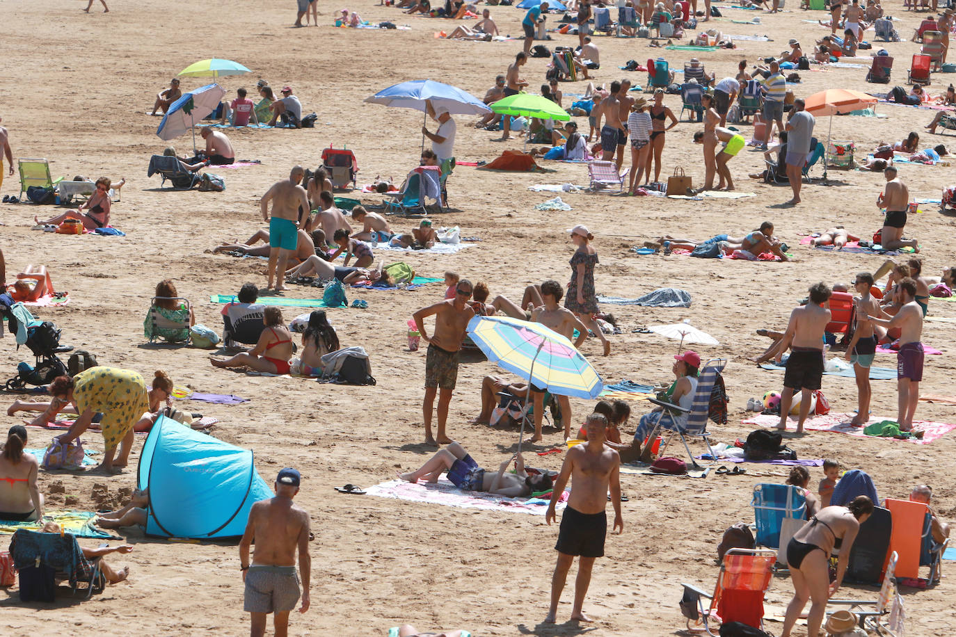 Fotos: El turismo y el buen tiempo llenan las localidades asturianas
