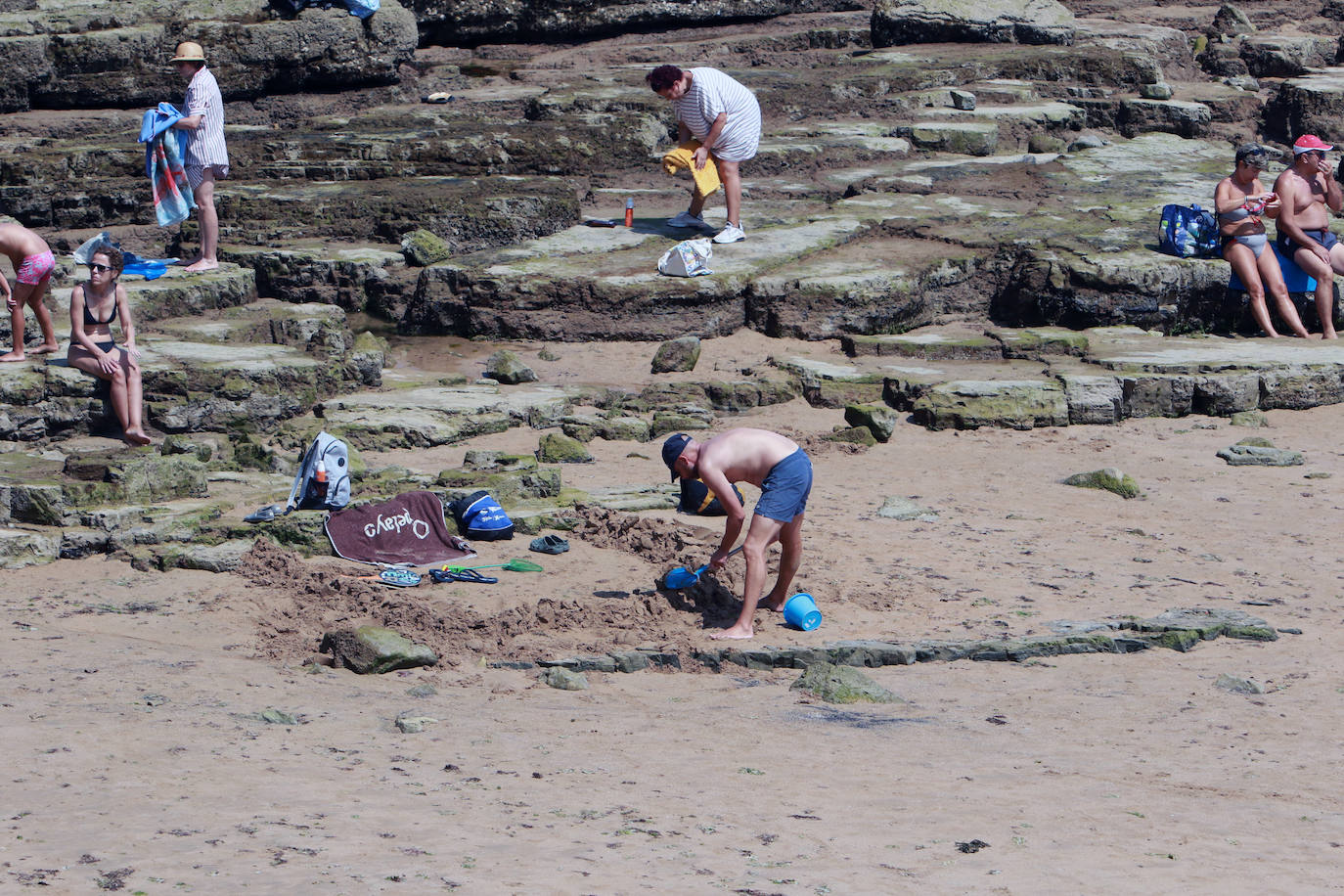 Fotos: El turismo y el buen tiempo llenan las localidades asturianas