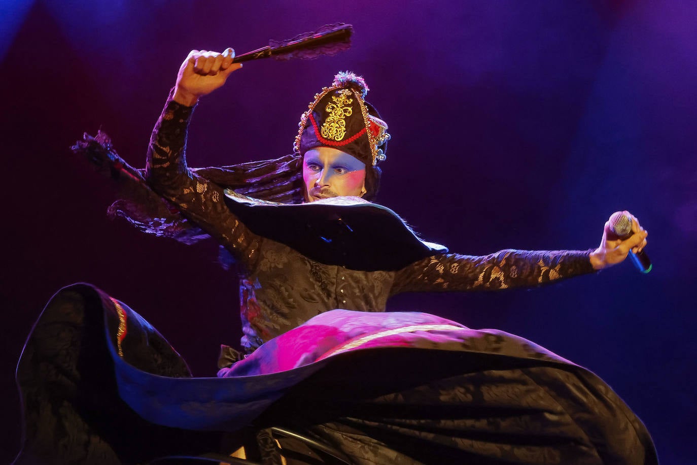 Fotos: Fiestón con zarzuela de Rodrigo Cuevas