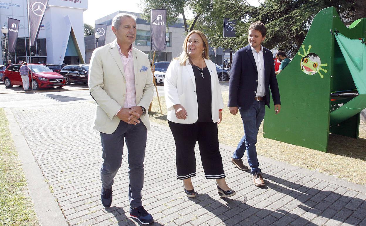 Lydia Espina, consejera dr Educaciónj, en la Fidma.