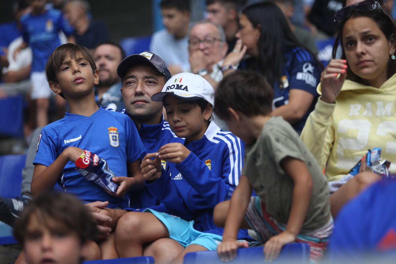 Fotos: ¿Estuviste en el Real Oviedo - Andorra? ¡Búscate en el Tartiere!