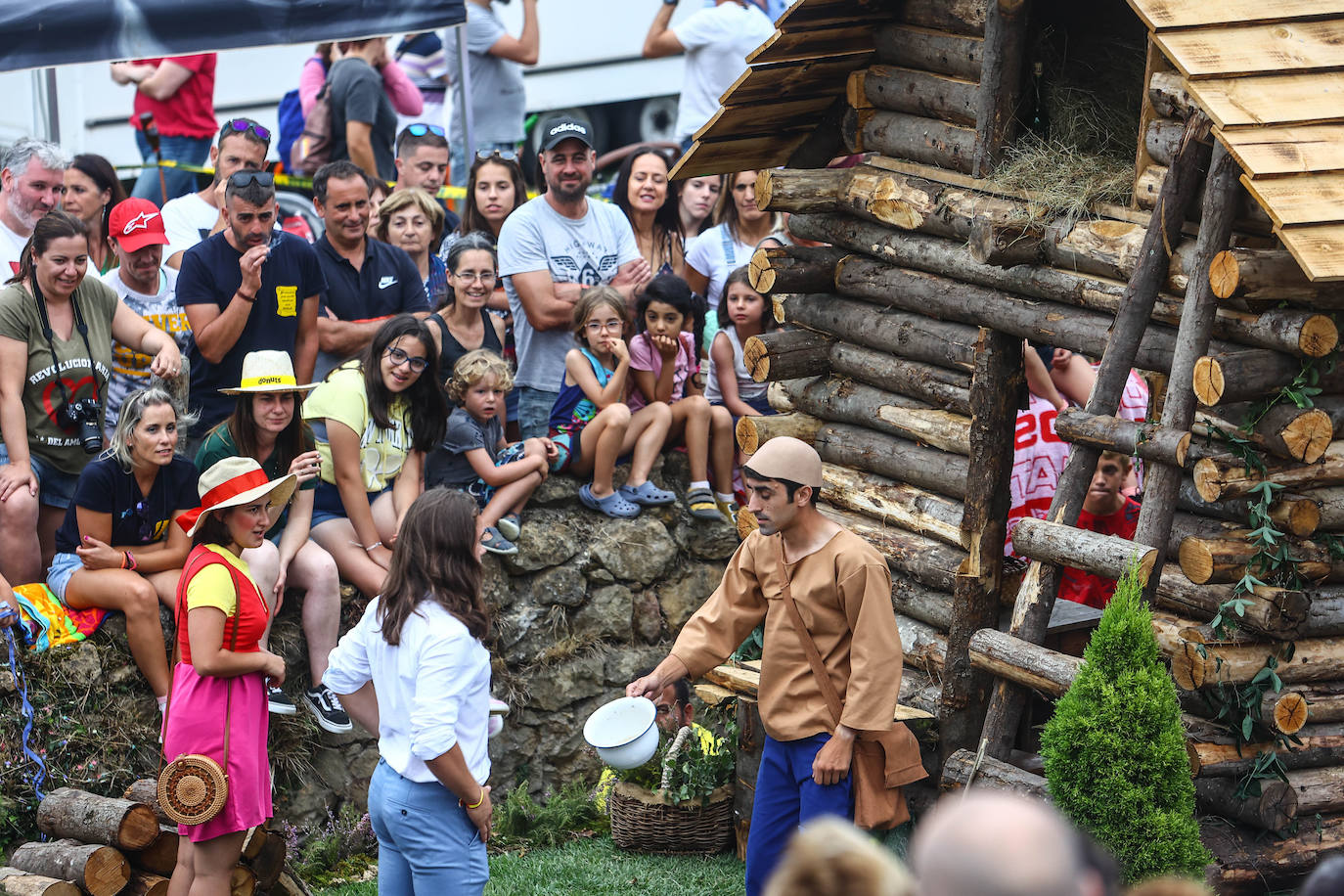 Fotos: Carrozas que sueñan con ser Pueblo Ejemplar de Asturias